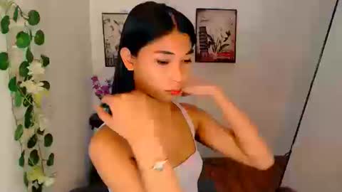 raindrizzle1706 online show from December 18, 8:08 am