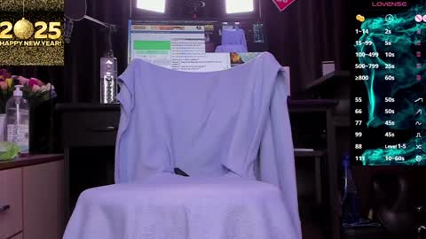 Snapshot of raissa_sky26 chatting on January 4, 2:35 am Laura online show from January 4, 2:35 am