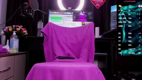 Snapshot of raissa_sky26 chatting on December 3, 2:34 am Laura online show from December 3, 2:34 am