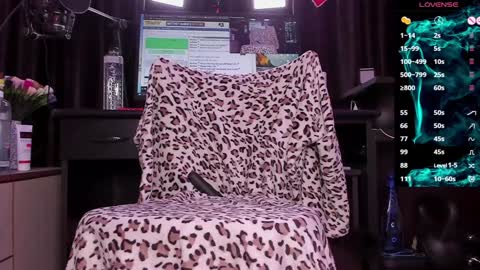 Snapshot of raissa_sky26 chatting on January 19, 2:36 am Laura online show from January 19, 2:36 am