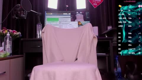 Snapshot of raissa_sky26 chatting on January 13, 2:39 am Laura online show from January 13, 2:39 am