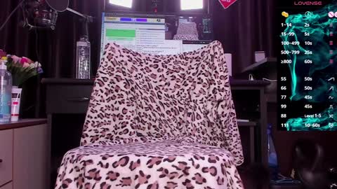 Snapshot of raissa_sky26 chatting on January 21, 2:33 am Laura online show from January 21, 2:33 am