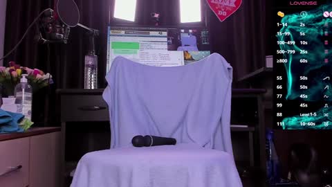 Snapshot of raissa_sky26 chatting on January 2, 2:54 am Laura online show from January 2, 2:54 am