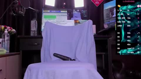 Snapshot of raissa_sky26 chatting on March 4, 3:33 am Laura online show from March 4, 3:33 am