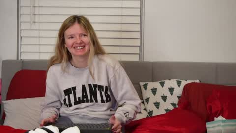 Snapshot of ramichick chatting on January 3, 6:11 am Rami online show from January 3, 6:11 am