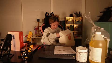 Snapshot of ramichick chatting on March 4, 2:06 am Rami online show from March 4, 2:06 am