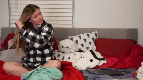 Snapshot of ramichick chatting on January 5, 1:35 am Rami online show from January 5, 1:35 am