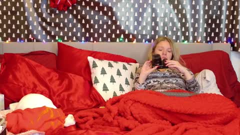 Snapshot of ramichick chatting on December 10, 1:32 am Rami online show from December 10, 1:32 am