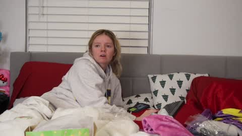 Snapshot of ramichick chatting on January 1, 3:45 am Rami online show from January 1, 3:45 am