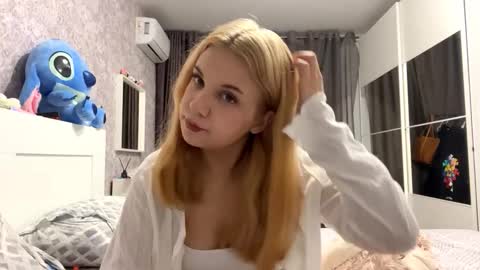 Randa online show from October 27, 7:52 pm