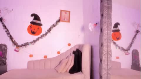 Raquel online show from November 4, 9:31 pm