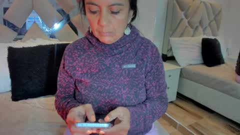 Snapshot of raquel_moore chatting on March 7, 10:02 am Raquel Moore online show from March 7, 10:02 am