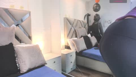 Snapshot of raquel_moore chatting on October 25, 1:19 pm Raquel Moore online show from October 25, 1:19 pm