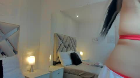 Snapshot of raquel_moore chatting on March 9, 5:17 pm Raquel Moore online show from March 9, 5:17 pm