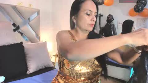 Snapshot of raquel_moore chatting on October 15, 11:40 pm Raquel Moore online show from October 15, 11:40 pm