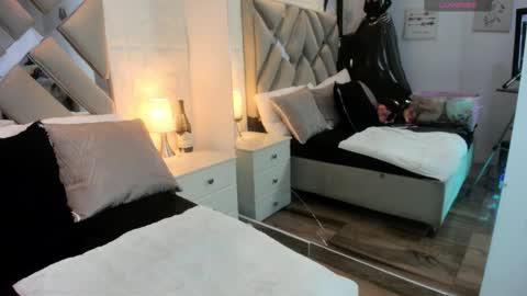 Snapshot of raquel_moore chatting on October 27, 11:39 am Raquel Moore online show from October 27, 11:39 am