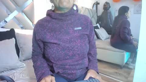 Snapshot of raquel_moore chatting on October 28, 11:49 am Raquel Moore online show from October 28, 11:49 am