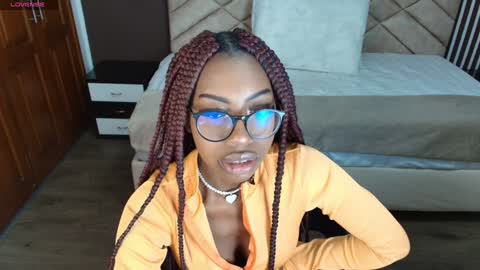 Raquel online show from January 20, 11:45 am