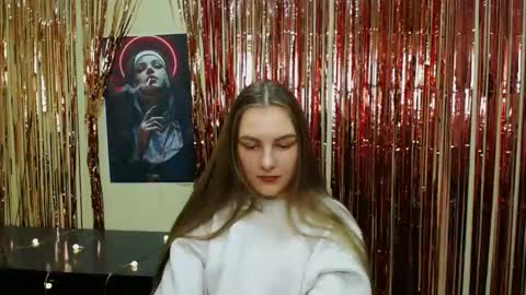 raspberry0101 online show from December 10, 3:33 pm