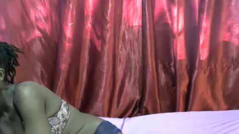 Snapshot of rasta_berry chatting on October 1, 6:40 am rasta online show from October 1, 6:40 am