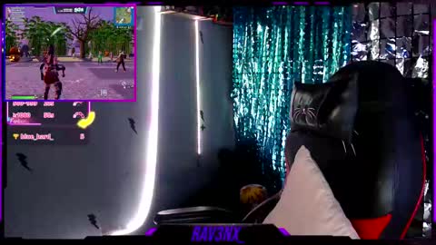 Snapshot of rav3nx_ chatting on October 31, 3:19 am online show from October 31, 3:19 am