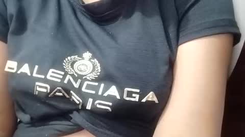 Snapshot of rava_sexy chatting on October 27, 11:06 am rava_sexy online show from October 27, 11:06 am