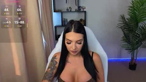 raven_inkk online show from November 17, 11:00 am