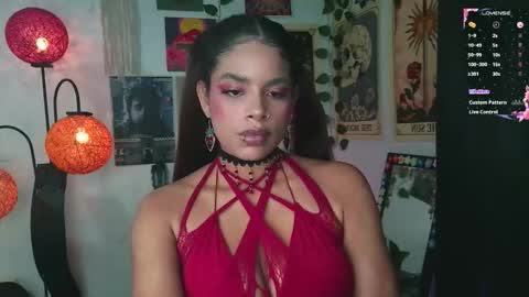 Snapshot of raven_luv chatting on September 19, 1:26 am raven  online show from September 19, 1:26 am