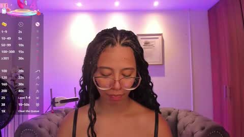 Snapshot of raven_stonee chatting on October 27, 4:30 am Raven online show from October 27, 4:30 am