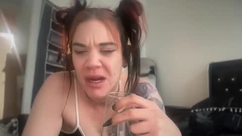 Snapshot of ravenrayyy chatting on October 19, 12:18 pm Raven Ray online show from October 19, 12:18 pm