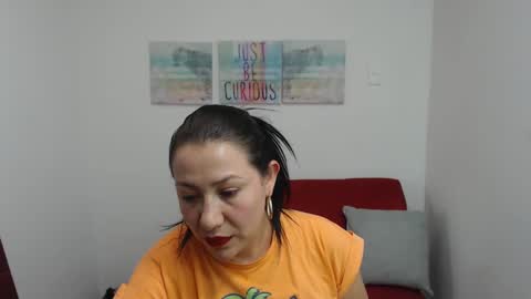 Snapshot of raxxeelmilfsex chatting on September 12, 8:05 pm raxxeelmilfsex online show from September 12, 8:05 pm