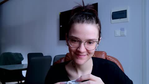 Ray-Ray online show from December 14, 1:22 am