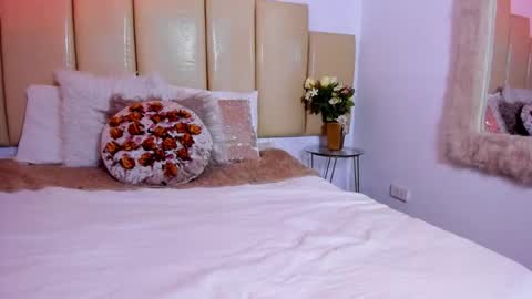 rebeca  online show from October 10, 9:31 pm