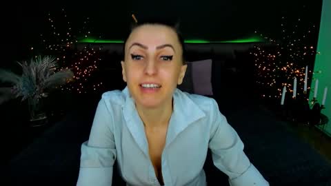 rebecca_diamonds online show from February 2, 6:45 am