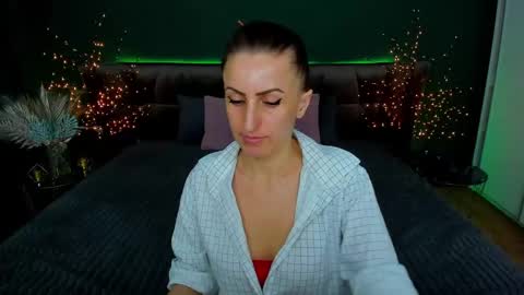 rebecca_diamonds online show from February 16, 4:21 pm