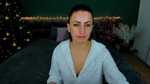 rebecca_diamonds online show from January 8, 4:00 pm