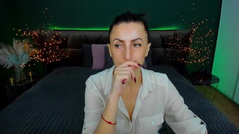 rebecca_diamonds online show from March 3, 6:31 am