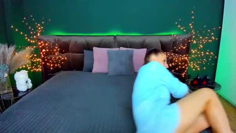 rebecca_diamonds online show from November 17, 6:47 am