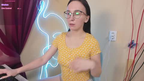 rebecca_kisa online show from January 17, 9:39 am
