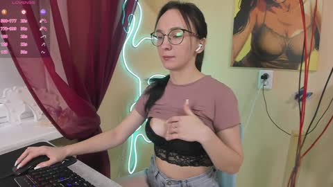 rebecca_kisa online show from December 18, 7:36 am