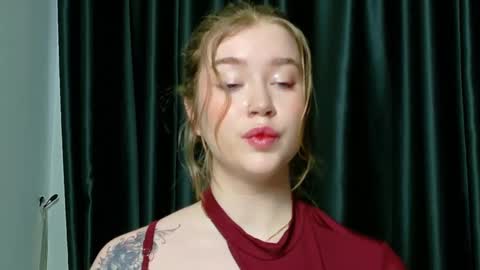 rebecca_lace online show from September 20, 11:25 pm