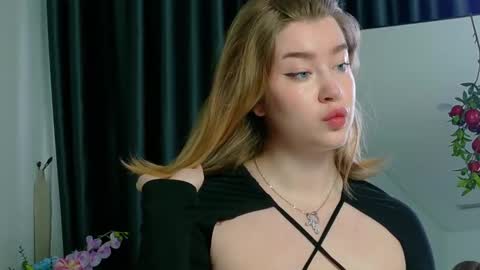 rebecca_lace online show from November 3, 5:11 am