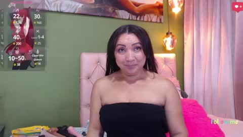 Snapshot of rebecca_milf_ chatting on March 6, 12:19 pm Rebecca online show from March 6, 12:19 pm