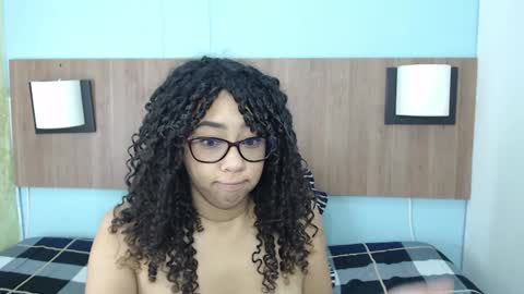 Snapshot of rebecca_mils chatting on February 5, 11:55 am R E B E C A online show from February 5, 11:55 am