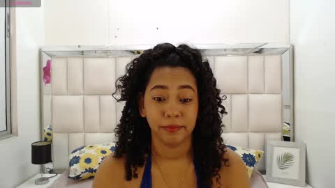 Snapshot of rebecca_mils chatting on February 27, 10:59 am R E B E C A online show from February 27, 10:59 am
