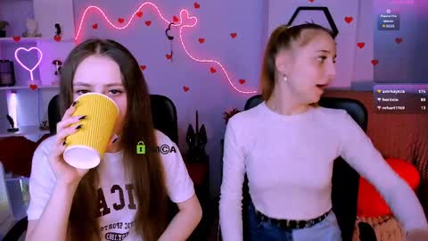 rebecca_smile_ online show from March 24, 1:16 pm