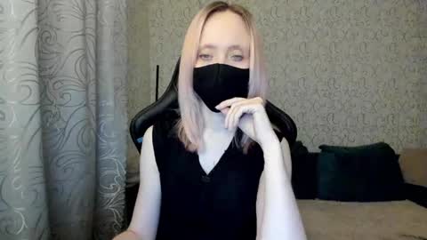 Snapshot of rebesaolset chatting on December 14, 5:36 pm RebesaOlset online show from December 14, 5:36 pm