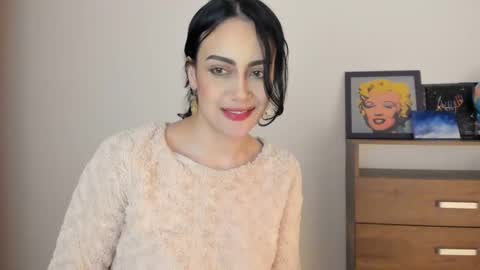 red_flower203 online show from November 5, 10:59 pm