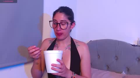 IG   OF red moonn online show from October 8, 3:55 am