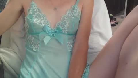 Red online show from October 31, 6:01 pm